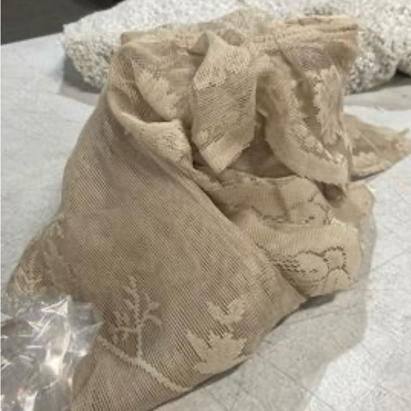 918 Alison Floral Lace Sheer Rod Pocket Window Tie-up Shade; 2 Single Panels - Picture 4 of 4